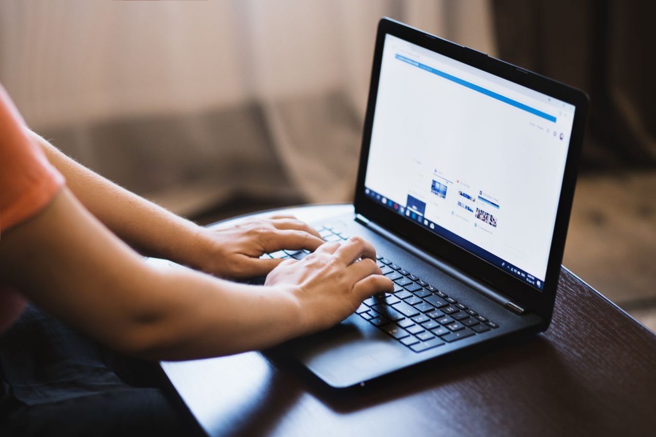 10 Ways to Identify a Fake Job Advertisement